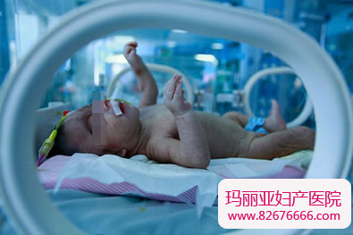 【新闻聚焦】男婴长相酷似猩猩,原是患上阿姆斯特丹侏儒症